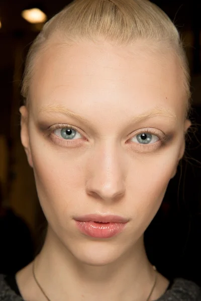 Look 15